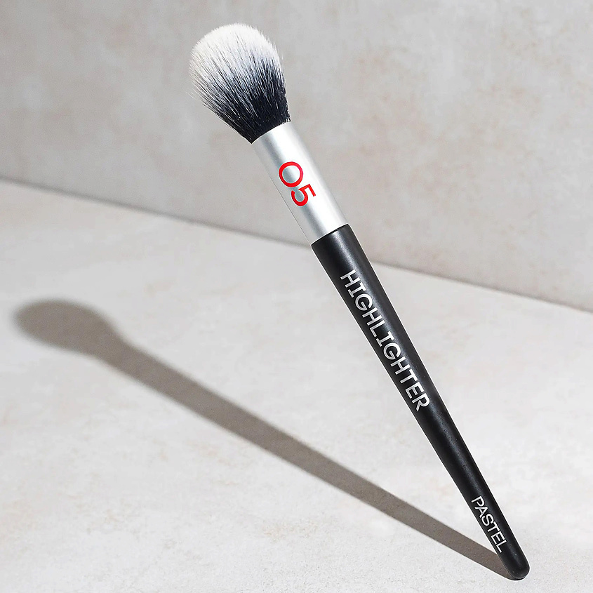 PASTEL Кисть для хайлайтера PROFASHION HIGLIGHTER BRUSH 05 – фото 2