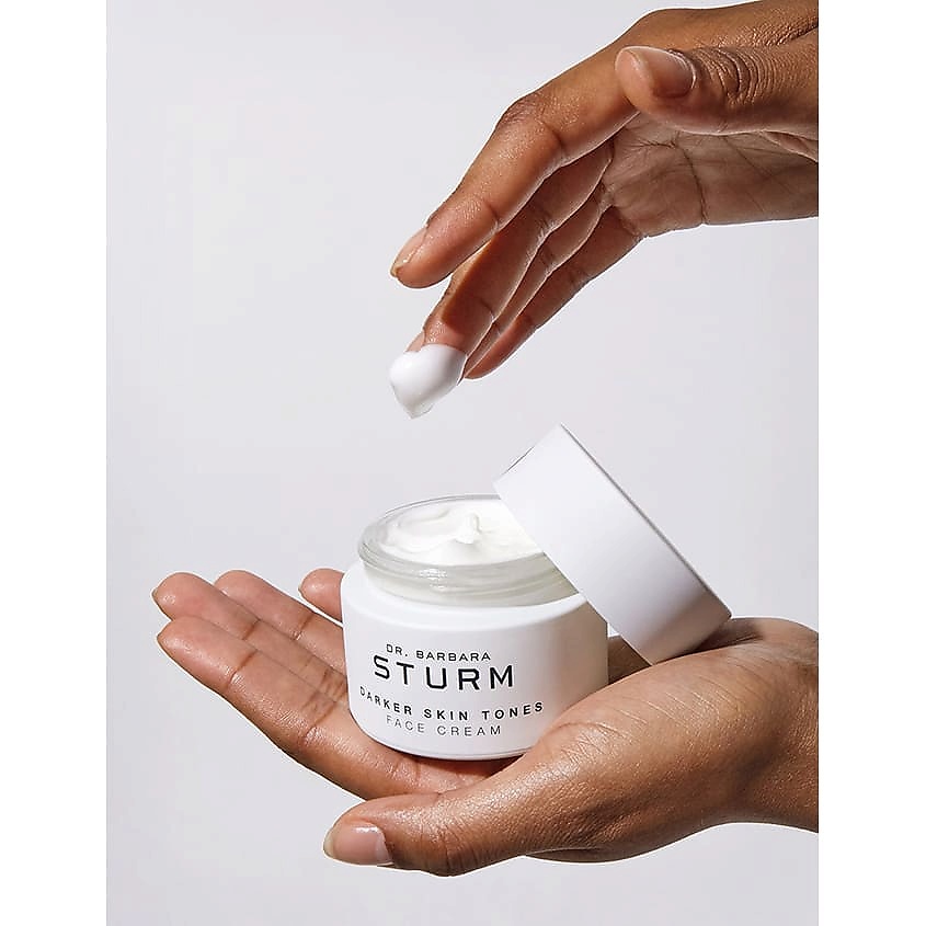 DR. BARBARA STURM Крем для лица увлажняющий для более темных оттенков кожи Darker Skin Tones Face Cream – фото 4