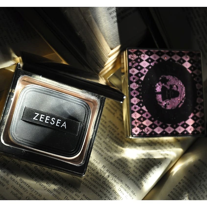 ZEESEA Пудра компактная для сухой и нормальной кожи Refreshing silky powder – фото 4