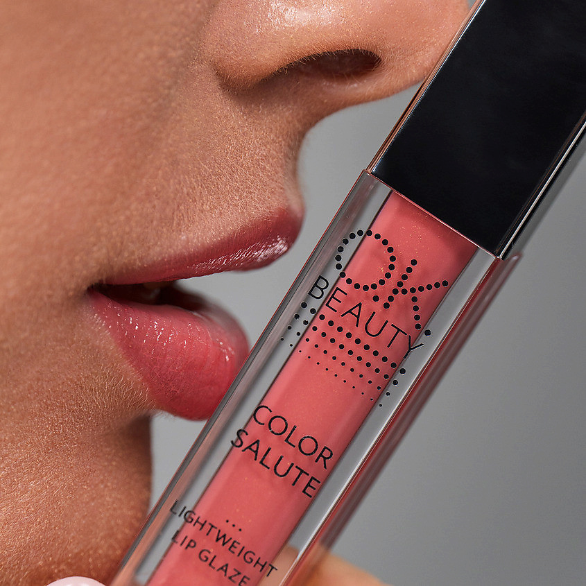 OK BEAUTY Легкий сияющий блеск для губ OK BEAUTY COLOR SALUTE LIGHT WEIGHT LIP GLAZE – фото 2