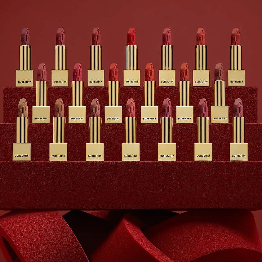 BURBERRY Матовая стойкая помада для губ Burberry Kisses Matte – фото 3
