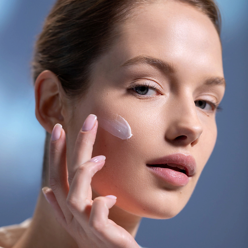 Sisley Ночной крем для выравнивания тона кожи Phyto-Blanc Overnight Brightening Cream – фото 6