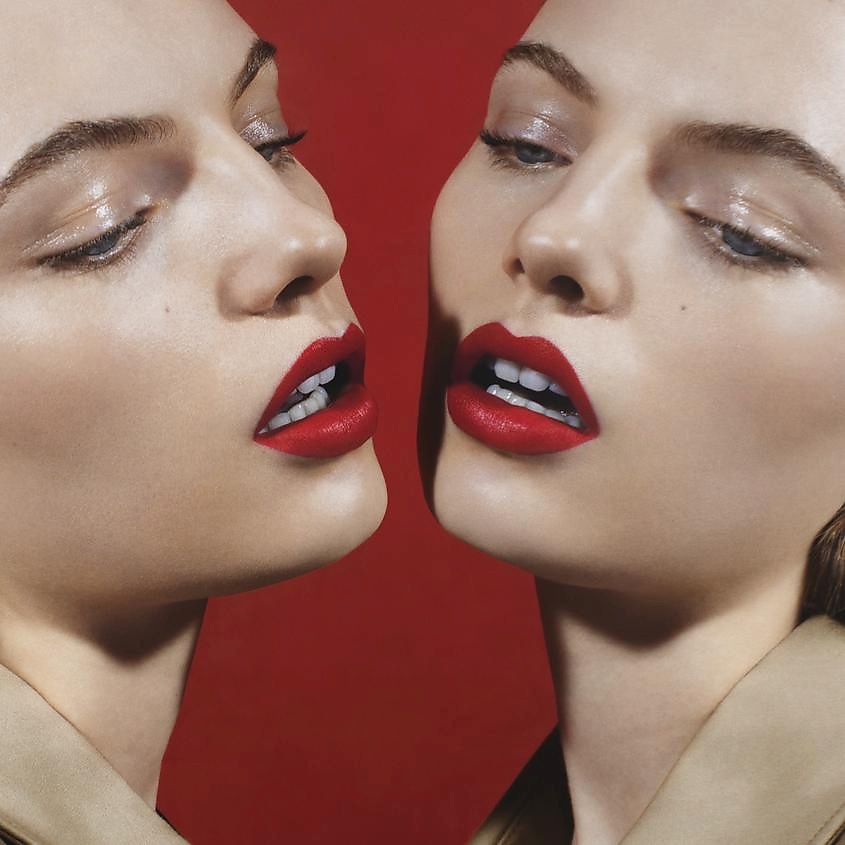 BURBERRY Увлажняющая стойкая помада для губ Burberry Kisses – фото 3